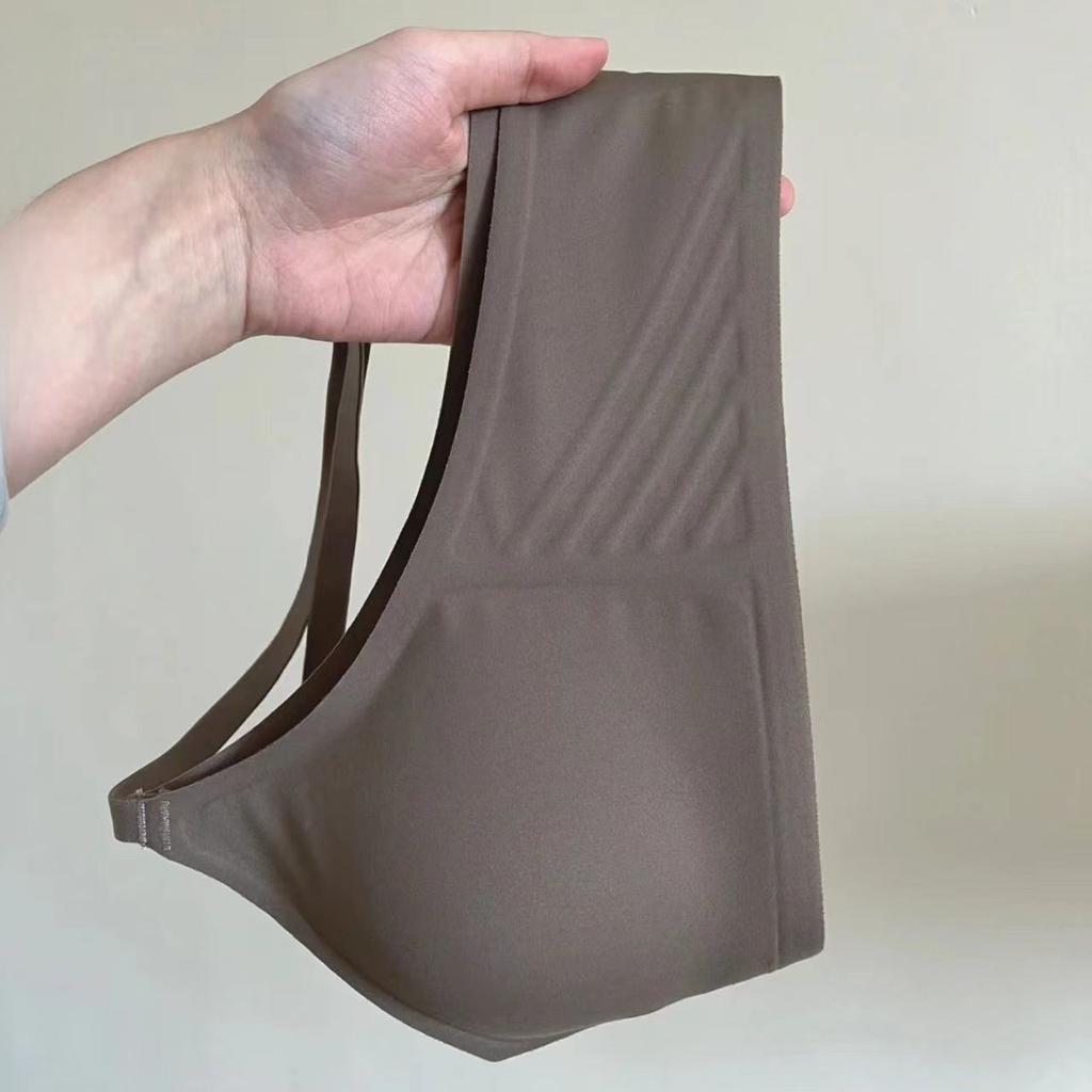 Seamless Women's Thin Deep V Bra with Side Boob Control Soft Support Anti-Drooping Wire-Free and Push-Up Comfort