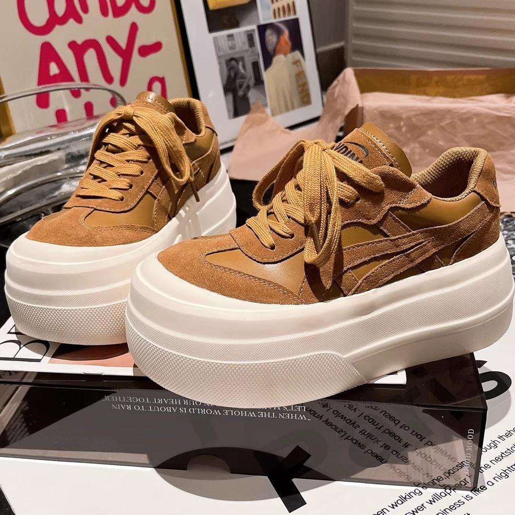 2025 new flip fur leather thick-soled muffin bread shoes big head small height increase casual shoes board shoes women's shoes