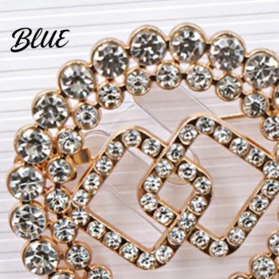 Vintage Style Brooch Retro Pin Hollow Flower Design Lapel Pin