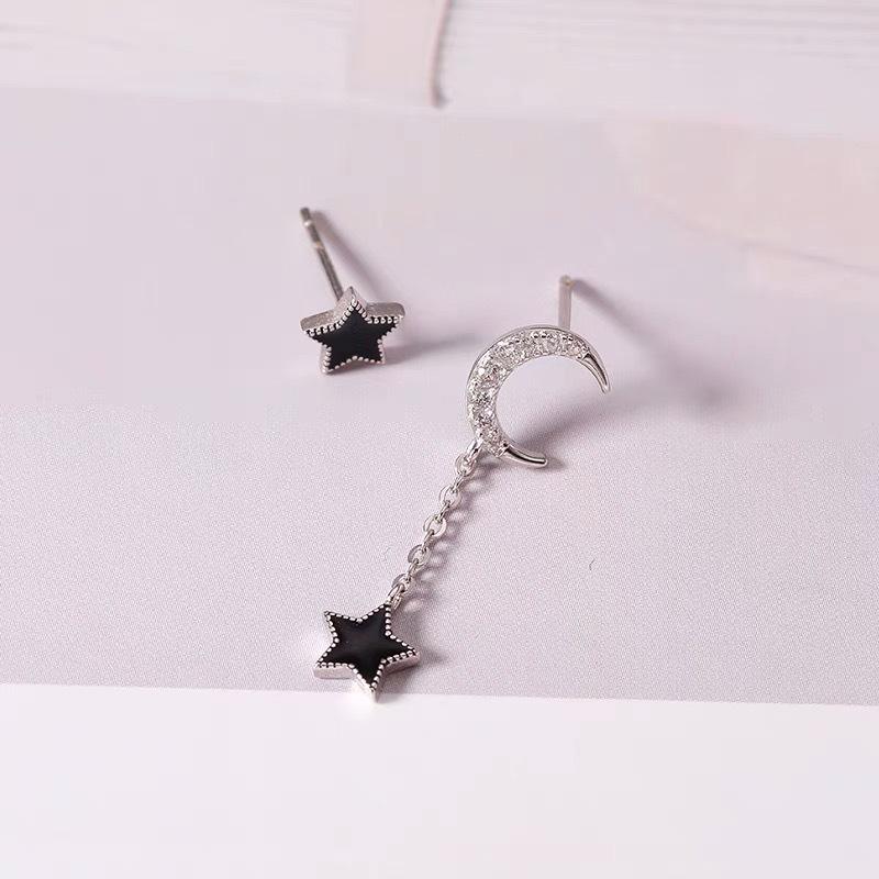 Korean Style Asymmetrical Star & Moon Stud Earrings for Women - Elegant Niche Design