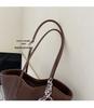 Women's Large Winter Tote Bag 2025: Versatile Casual Shoulder Bag for College and Commuting.