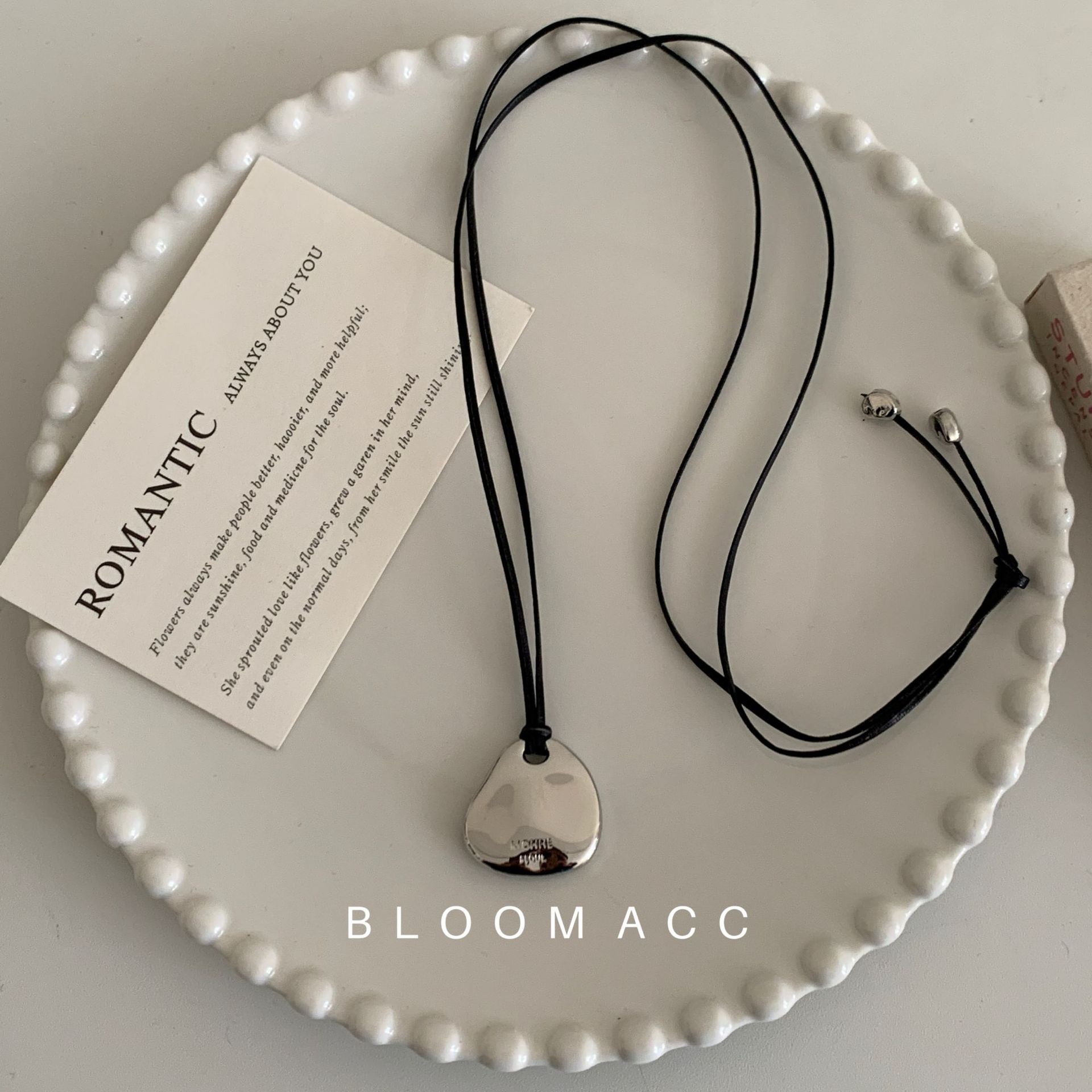 Fashionable and Versatile Letter Irregular Pendant Necklace