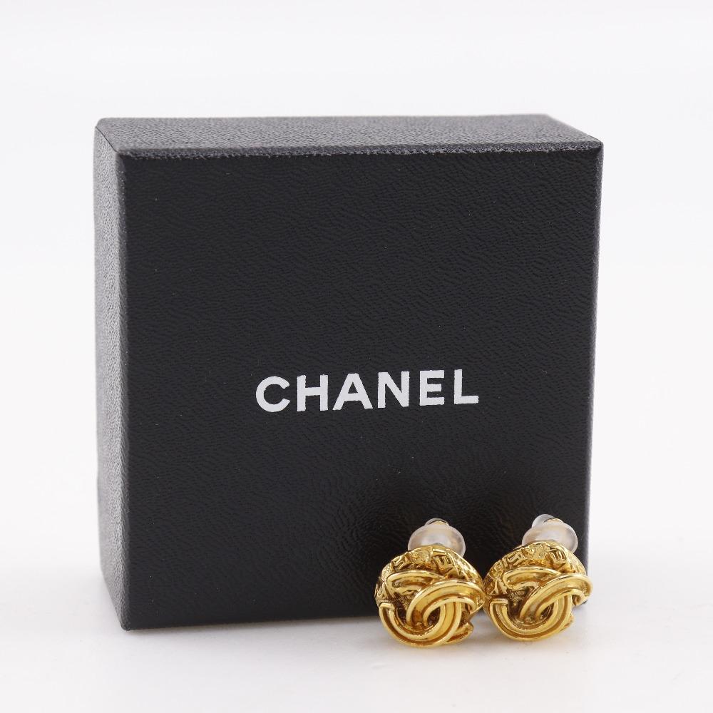 CHANEL COCO Mark Earring vintage Plated Gold 9g Women Used