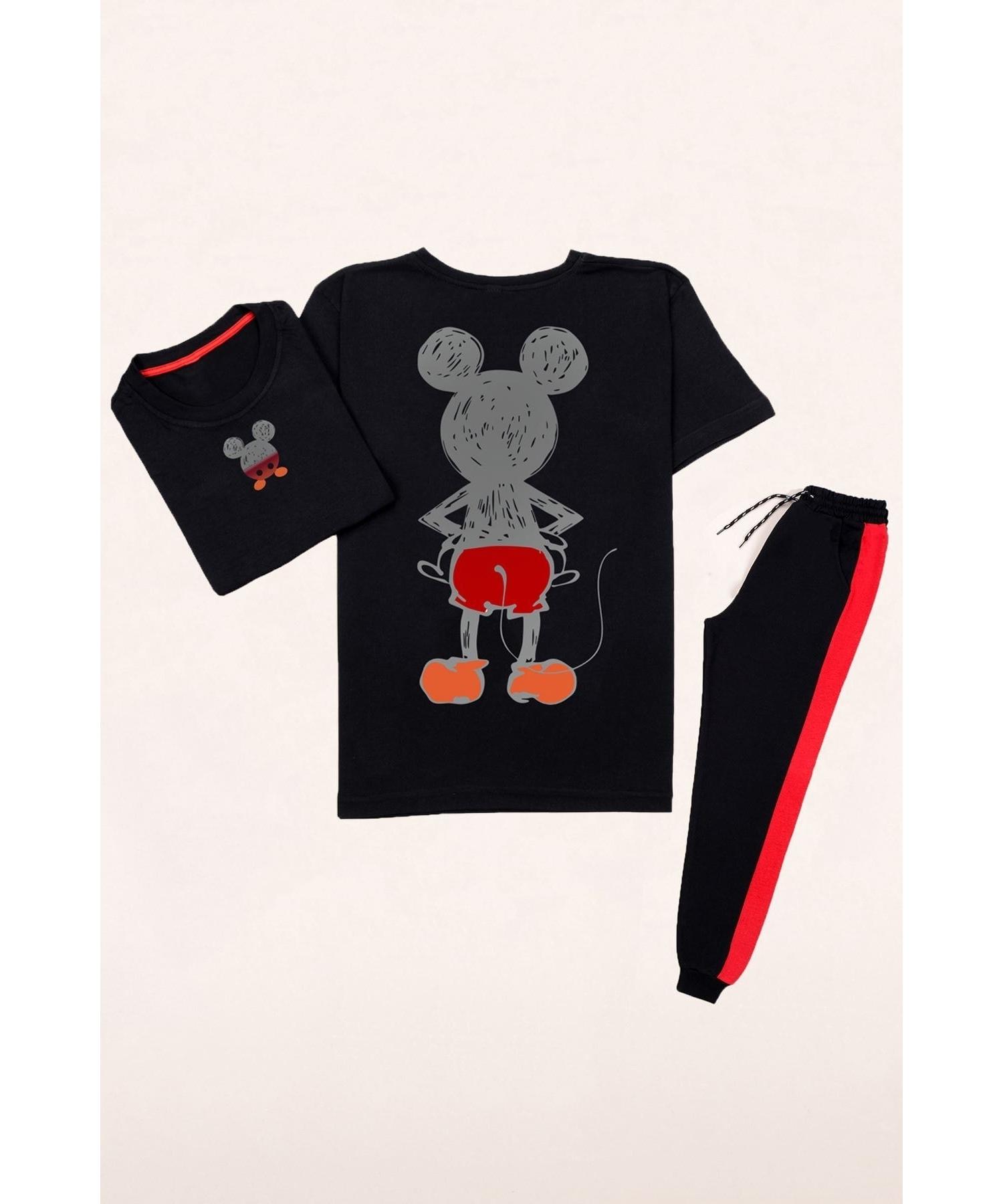 

Летний спортивный костюм с коротким рукавом и принтом сзади