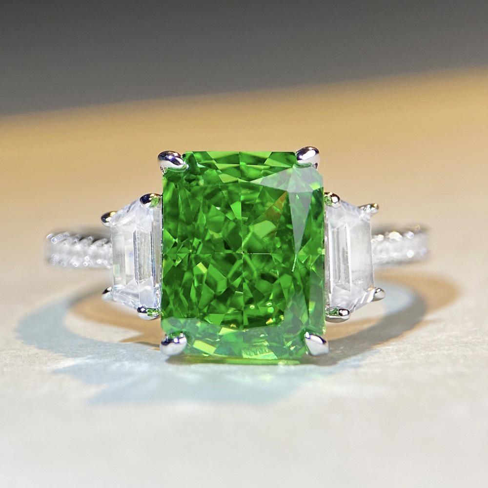 Stylish European-American Ice Flower Cut High Carbon Diamond Ring, S925 Silver, TikTok Trend