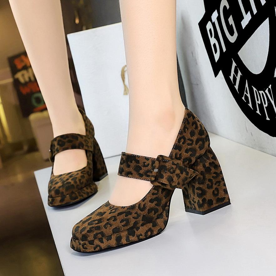 

9613-6 European and American style thick heel high heel waterproof table suede leopard print light mouth word with suede leopard print single shoes wo 35 цветной печати леопарда