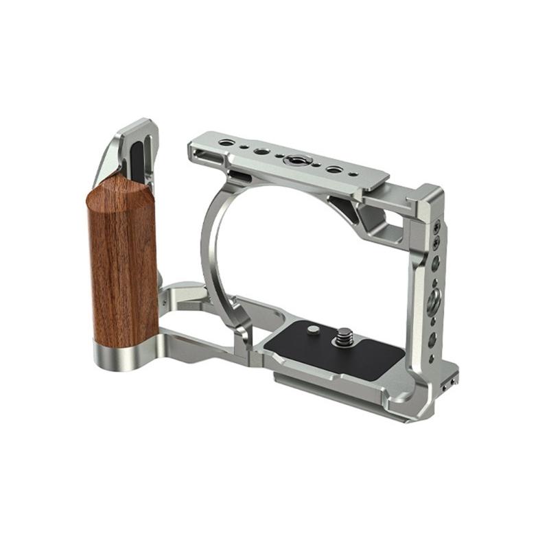 

Расширяющая рама-клетка для камеры с удобной деревянной ручкой и множеством точек крепления для аксессуаров ZR Photography серебряный