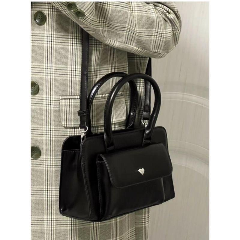 Spring niche casual fashion versatile high-end textured bag women s hand shoulder oblique span small square bag 15*13*9 чёрный