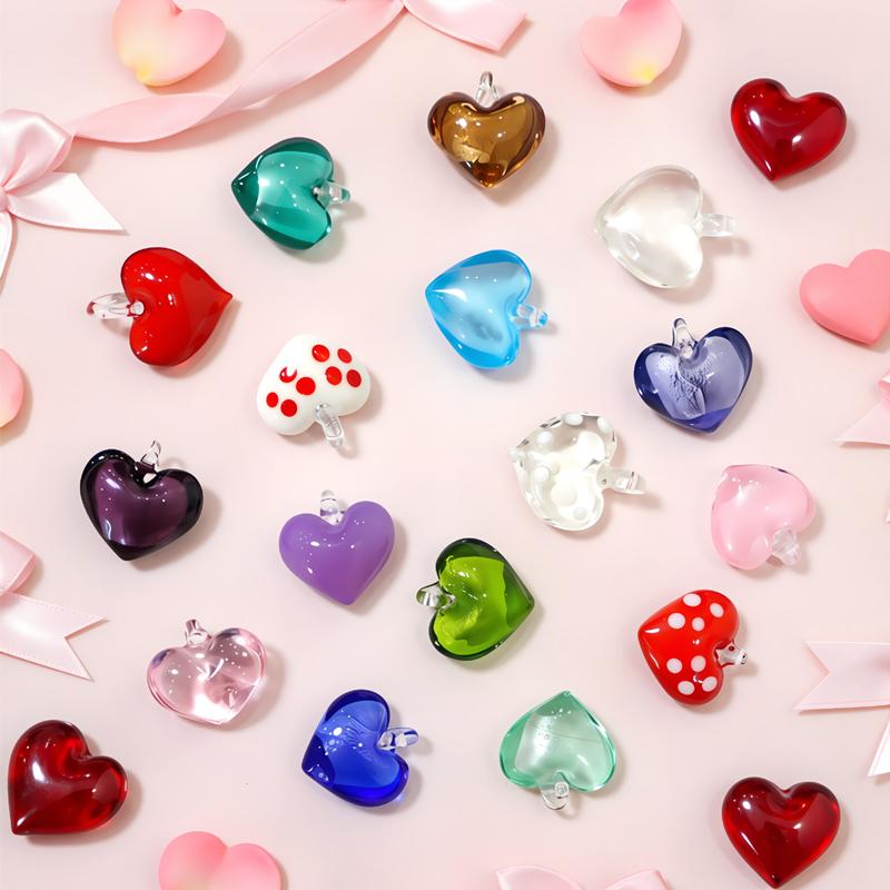 2 Stück Mini Glas Herz Form Anhänger Winzig Süß Liebe Anhänger Für DIY Bastelbedarf Hochzeitsdeko Valentinstagsgeschenke für Freunde