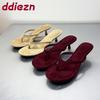 Mode Übergröße 43 Damen Sandalen mit niedrigem Absatz Sommer Strand Flip-Flops Mode Flock Damen Sandalen mit Absatz Hausschuhe Damenschuhe Pantoletten Pumps