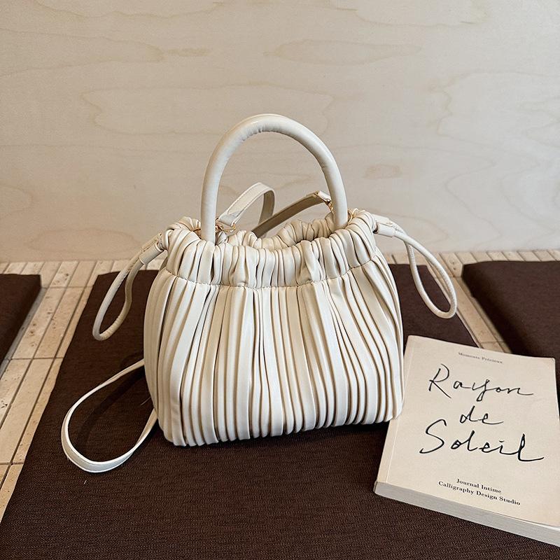 Premium sense hand bag women's 2025 new popular fashion commuter women's bag retro shoulder messenger bucket bag