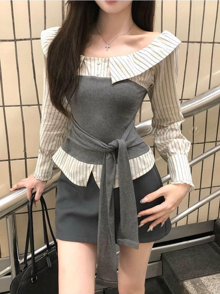 Koreanisches Streifen-Farbblock-Patchwork-One-Shoulder-Taillenbetontes Schlankmachendes Oberteil für Damen