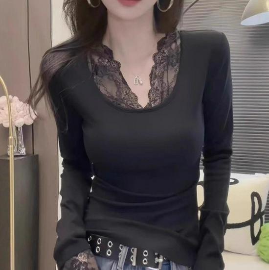 Stylish Lace Patchwork V-Neck Long-Sleeve Women's Top: This Year's Trendy High-End Essential