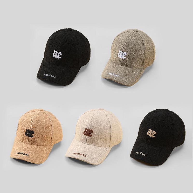 New Embroidered Baseball Cap for Men and Women for Autumn and Winter Versatile Baseball Cap Hard Top Blend Casual Curved Hat