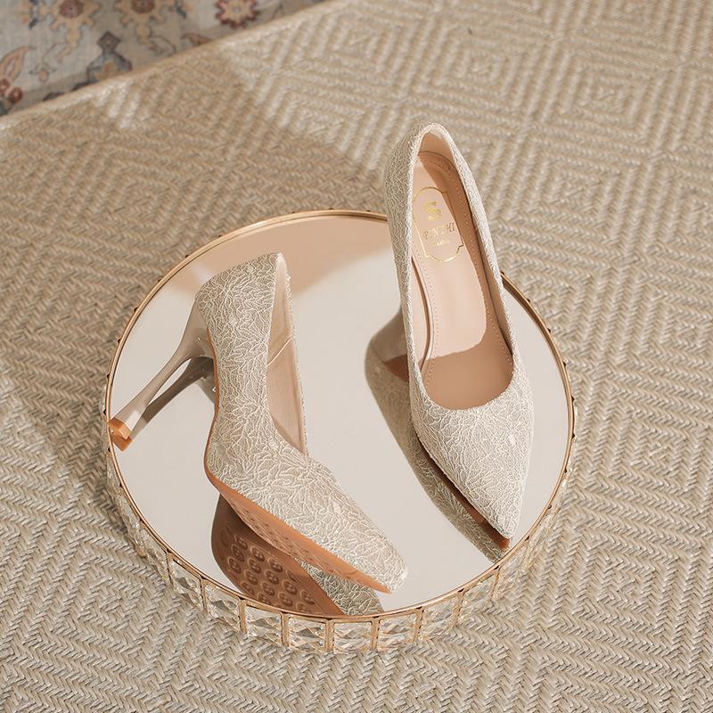 

Свадебные туфли цвета шампанского женские водонепроницаемые туфли на платформе женские атласные простые темпераментные с открытым носком на тонком каблуке не утомляют ноги 39