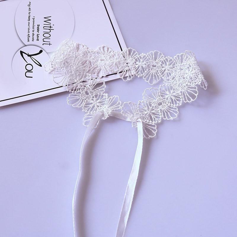 Černá krajková královská oční maska na Halloween nebo kostýmové večírky