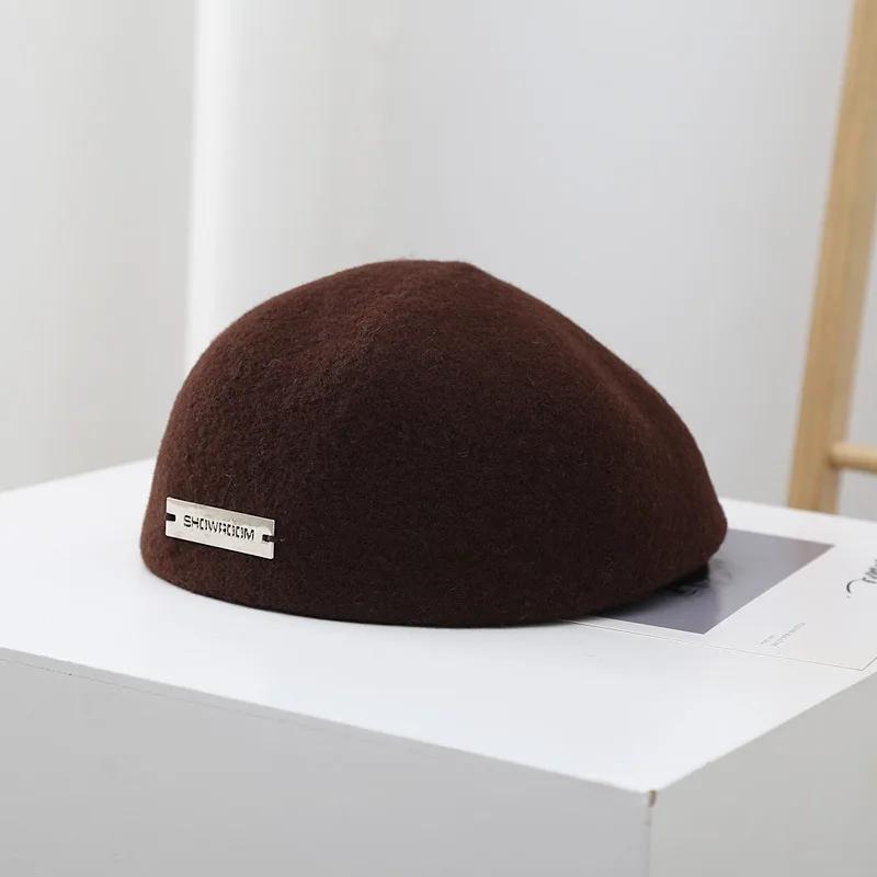 Korean Wool Beret Hat for Women, Vintage Style Winter Autumn Hat with Metal Logo, Fashionable & Versatile