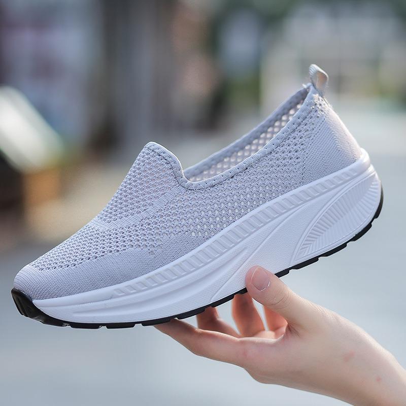 Hollow rocking shoes women's ****** and summer new s**t-soled walking shoes one pedal thick-soled old ******* cloth shoes women's shoes