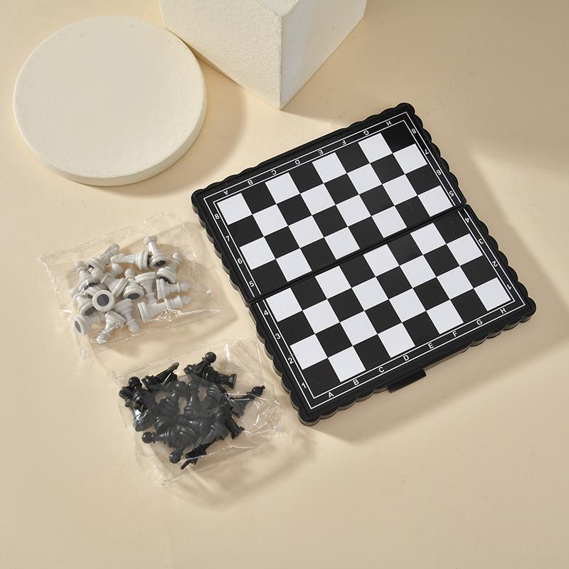 Mini Magnetic Chess Set Folding Magnetic Plastic Chessboard Board Game Portable Kid Toy Portable Outdoor