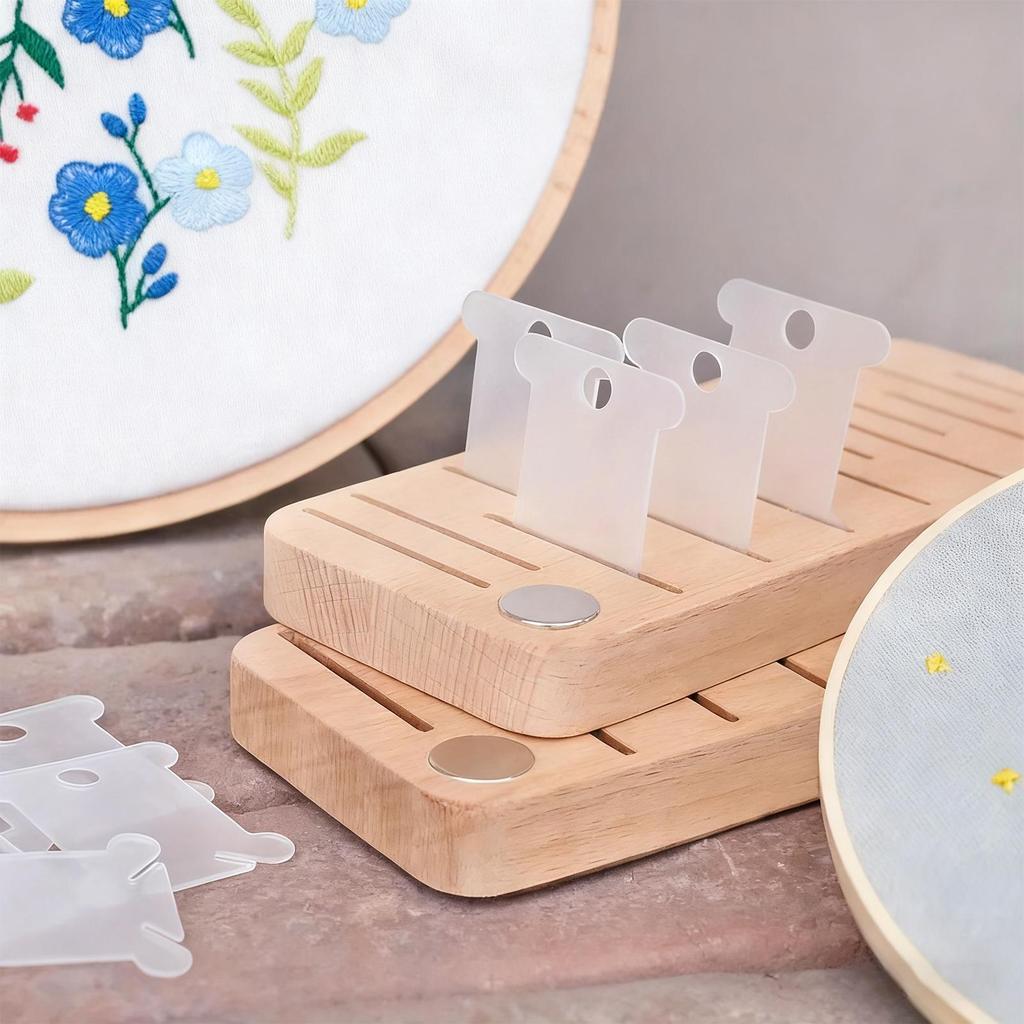 Embroidery Floss Storage 15-Slot Wooden Spool Storage Magnetic Floss Bobbin Holder For Hobbyists Quilters Artists Home Craft