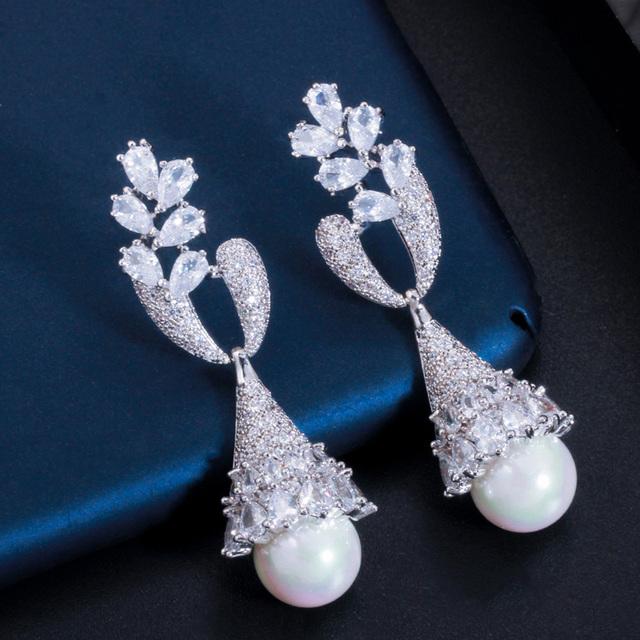 

Threegraces Элегантные длинные геометрические серьги-подвески с кубическим цирконием и жемчугом для женщин, свадебные украшения, аксессуары, подарок Er339 4.6cm белый