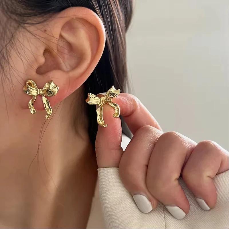 Vintage Metal Bowknot Earrings For Women Sweet Elegant Gold Color Women's Stud Earring Party Beautiful Jewelry Holiday Gifts