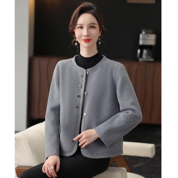 Mom's Autumn Clothes, Fashionable Little Fragrance Style Jacket, Middle-aged and Elderly Women's New Style, Rich Wife's Double-sided Top