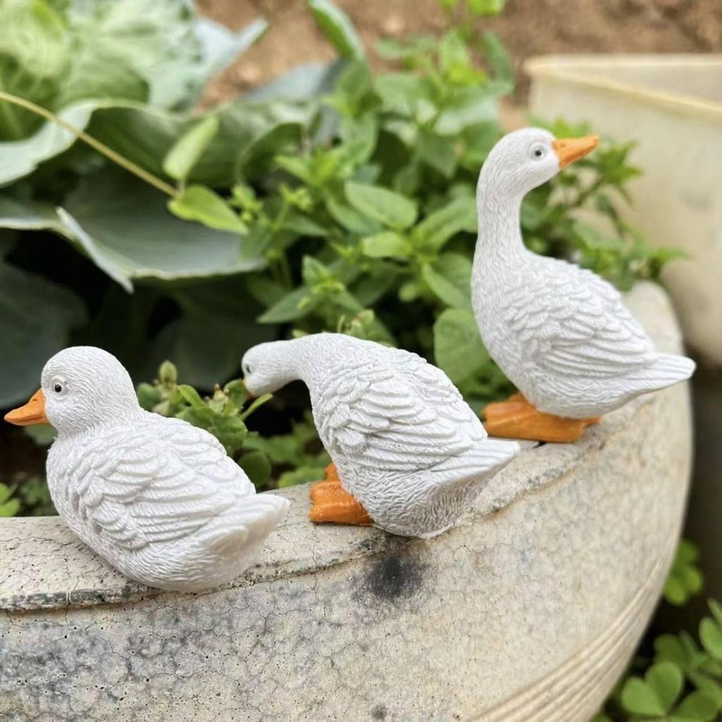 3 Pieces Resin Duck Statue Adorable Garden Ornament HandPainted for Courtyard, Pond