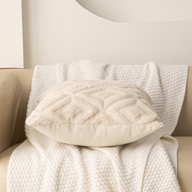 2pcs Modern Plush Faux Fleece Velvet Throw Pillow Covers - Cream & Beige Geometric Pattern, Soft & Luxurious Decorative Cushion Covers for Sofa