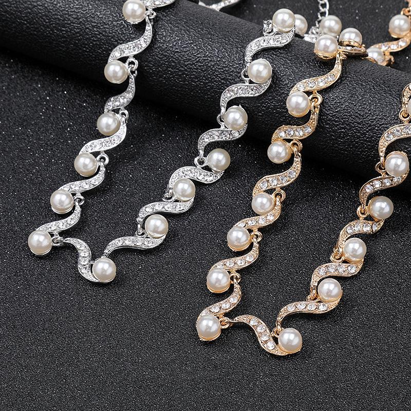 2026 Pearl Necklace Earrings Two-piece Set Women's Light Luxury Niche Versatile Sweater Chain Clavicle Chain Alloy