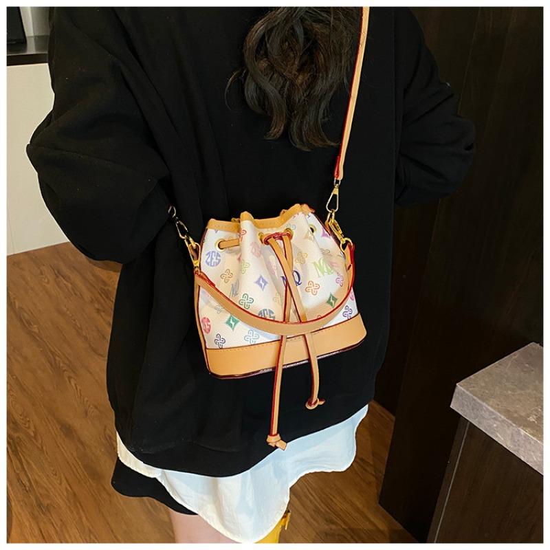 Contrasting color splicing small bag women's summer new fashionable large-capacity bucket bag women's high-end oblique span bag