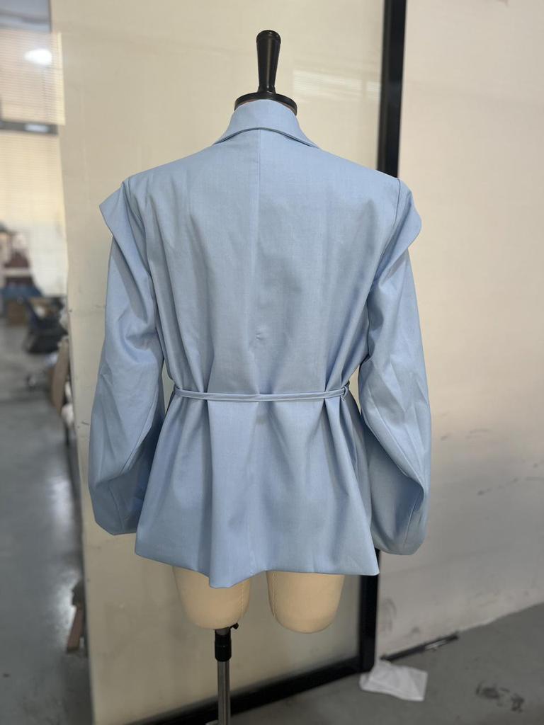 2025 Spring/Summer Versatile Solid Color Coat: Waist-cinching Tie-belt, Shoulder Pad, Elegant Design