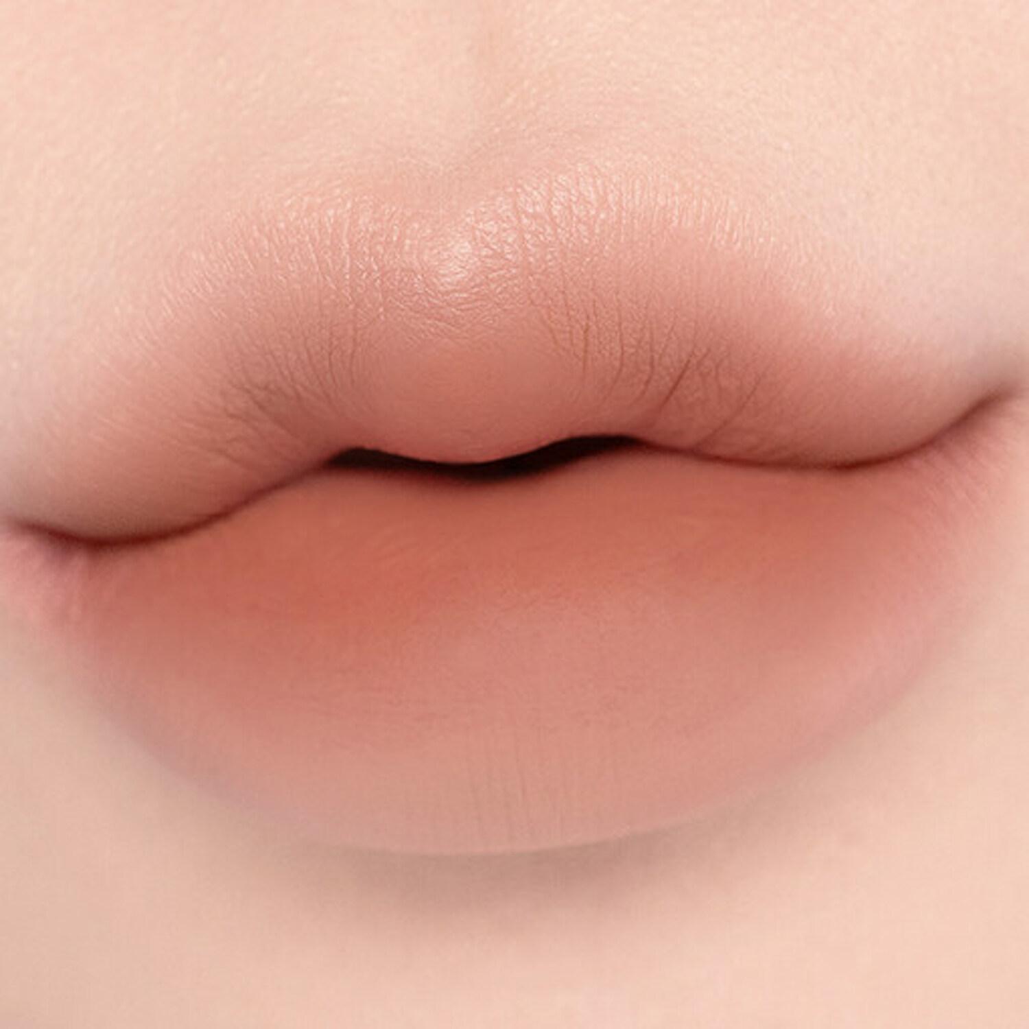 BANILA CO Растушевывающий карандаш для губ 0,8 г BE01 Nude Oat