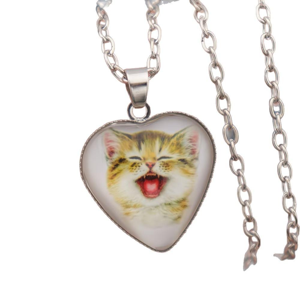 Fashionable Glass Cat Love Pendant Necklace