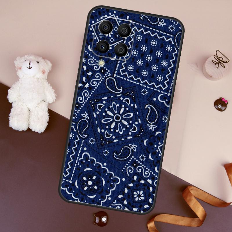 

Синий платок с узором пейсли Чехол для Samsung Galaxy M13 M54 M34 M14 M56 M36 M16 M31 M11 M53 M12 M32 M52 M35 M55 M15 M06 Samsung M20