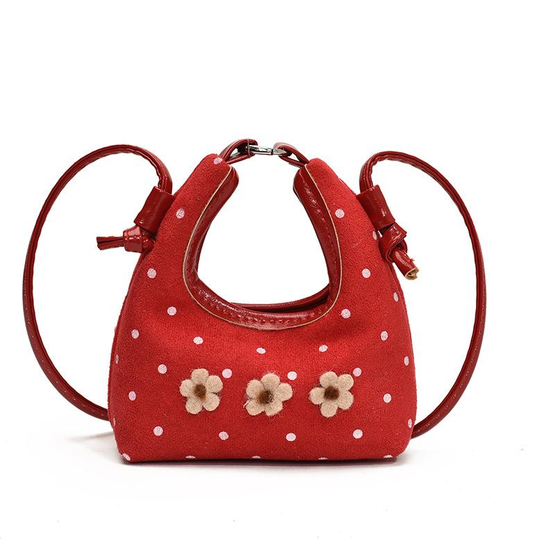 

Cute Little Flower Girl Handbag with Trendy Polka Dots - Mini Baby Crossbody Bag for Children красный