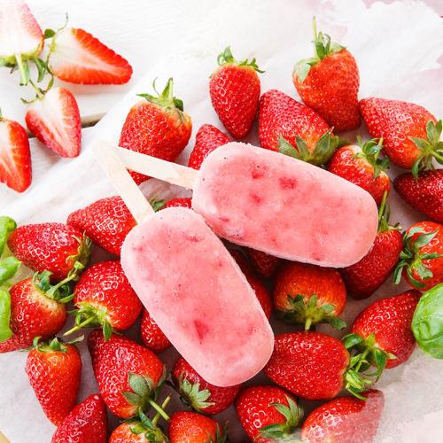 Beicemania? Silicone Popsicle Mold, Ice Cube Tray, Stick Ice, Popsicle Maker, Classic Purple, Includes 20 Wooden Popsicle Sticks