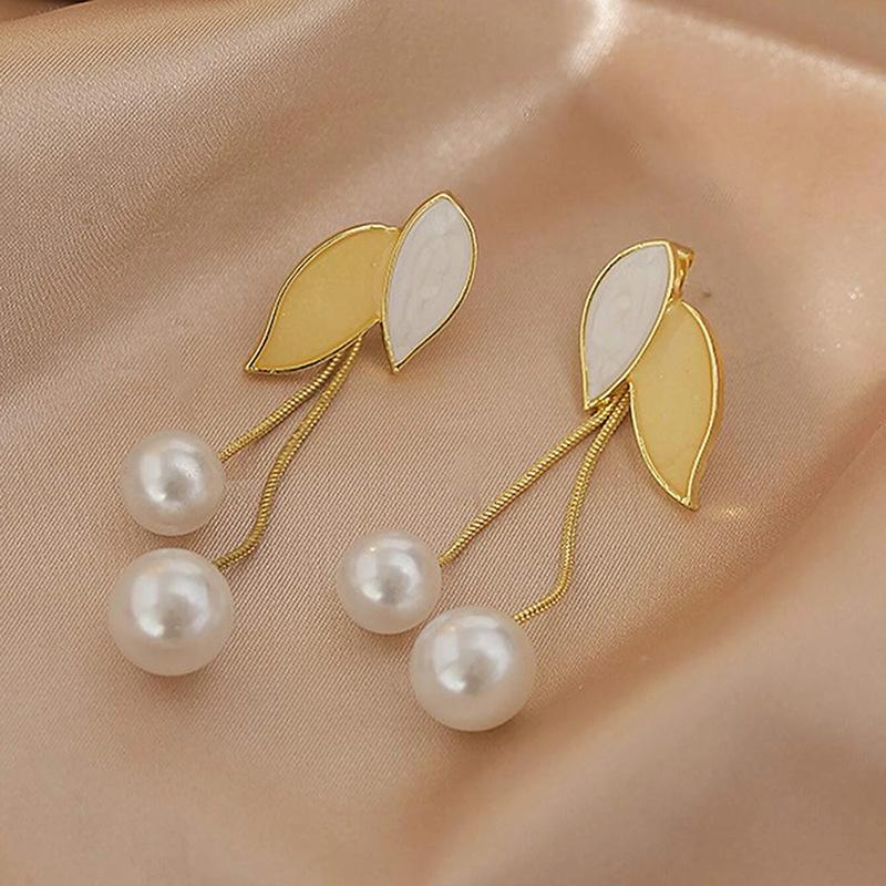 S911 Silver Needle Leaf Stud Earrings Pearl Cute Flower Earrings, Korean Mori Leaf Petals Internet celebrity earrings