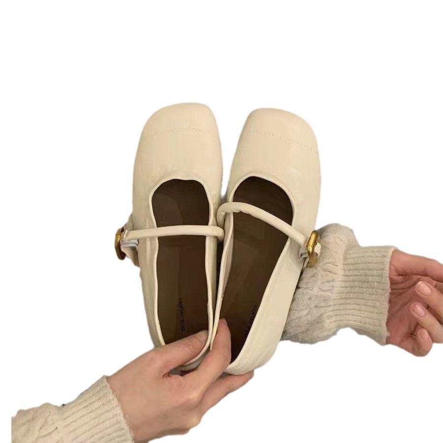 Korean fairy style one-word buckle belt lazy shoes 2024 Internet celebrity fried street high value shallow mouth non-slip shoes