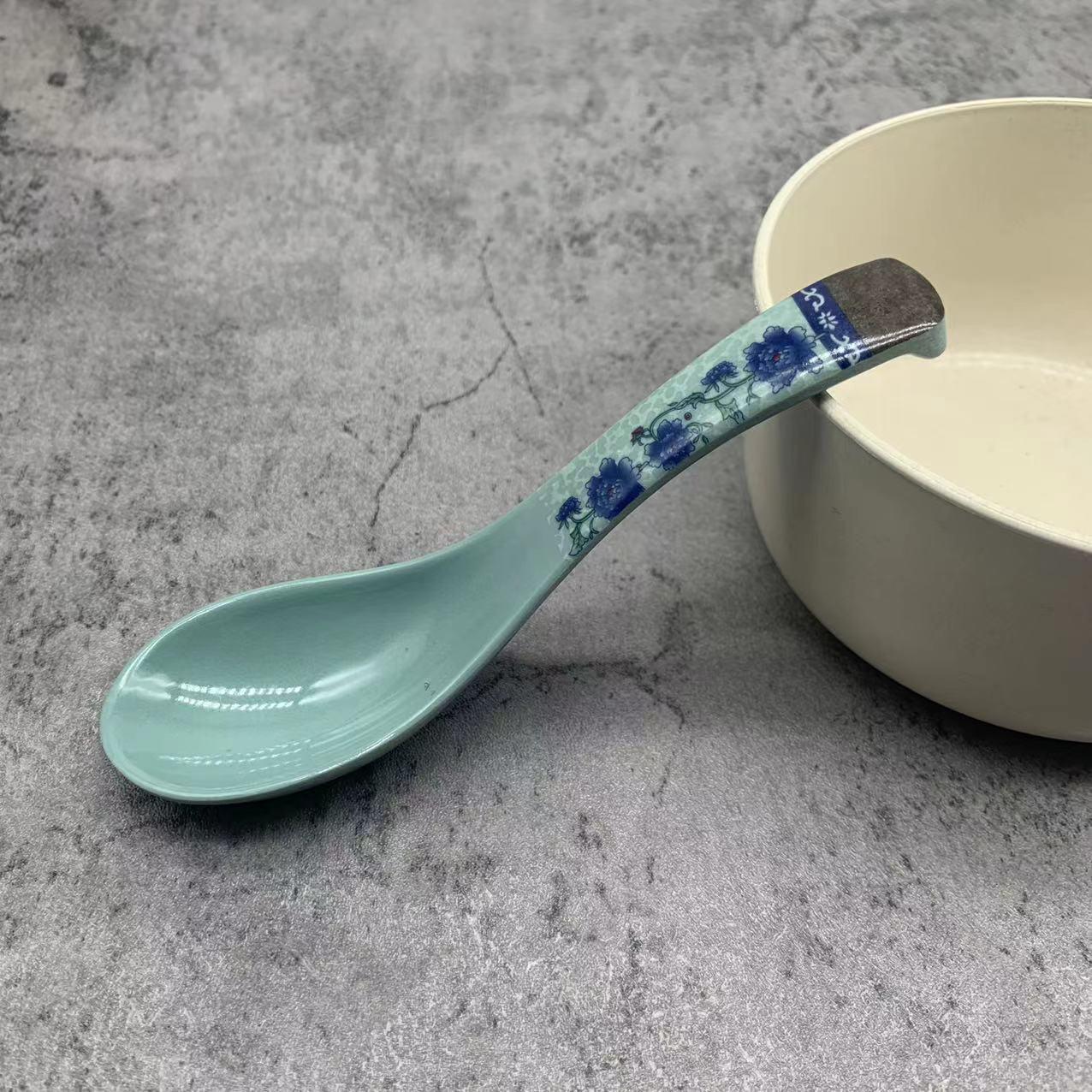 

Heat-resistant Shatterproof Melamine Kung Fu Spoon - Restaurant-Grade Tableware 14cm Length