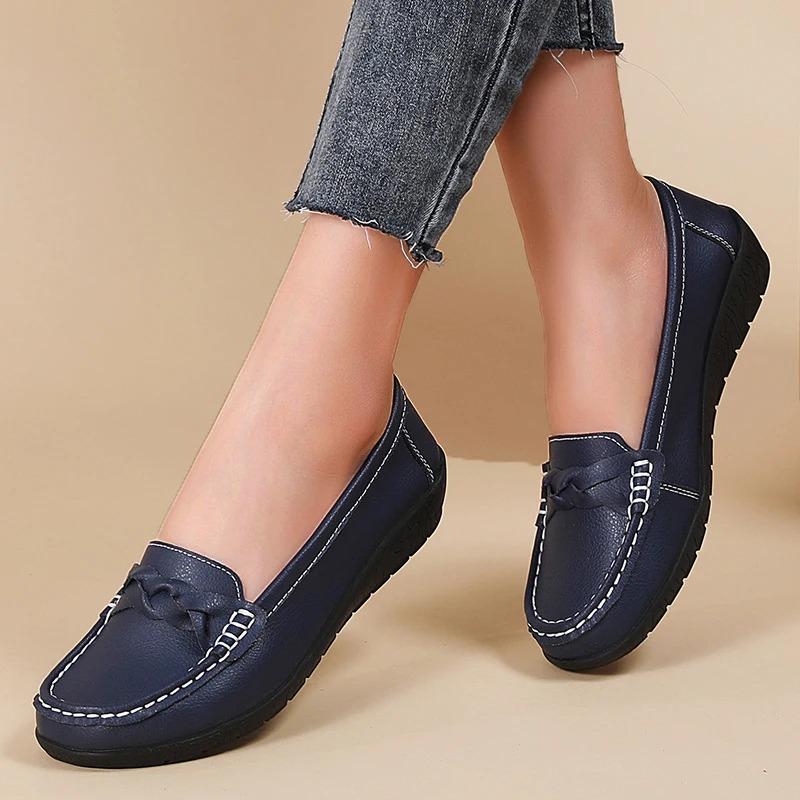 Women Flats Wedge Leather Fashion Comfortable Shoes Women Slip On Nurse Shoes Moccasins Outdoor Plus Size Tenis Feminino