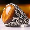 Nuovo Anello da Uomo Marrone Retro Pietra Tigre Anello Personalità Moda Temperamento per Partecipare al Banchetto Zircone Lussuoso di Alta Qualità