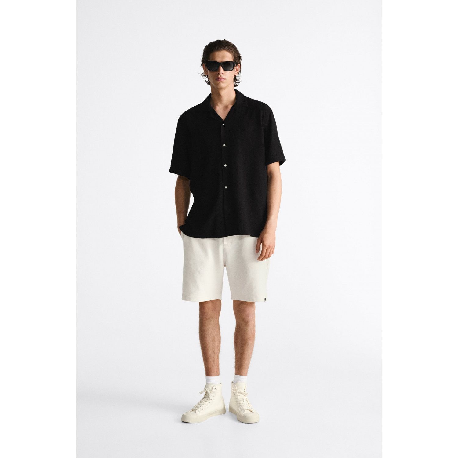 

TEXTURED OTTOMAN BERMUDA SHORTS