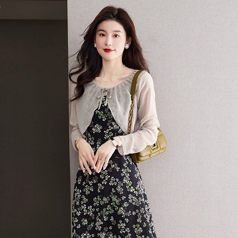 

Outer Wear Sun Protection Cardigan Small Waistcoat Suspender Skirt Silk Apricot color M