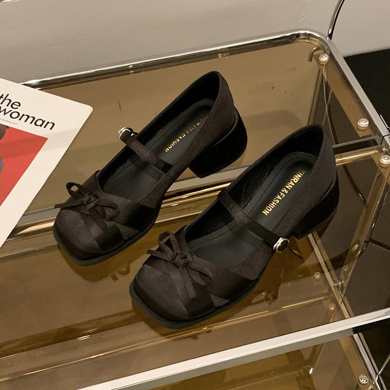 

Jia Bufake Mary Jane shoes women s 2025 new spring shoes medium heel women s shoes French thick heel square head high heel single shoes 35