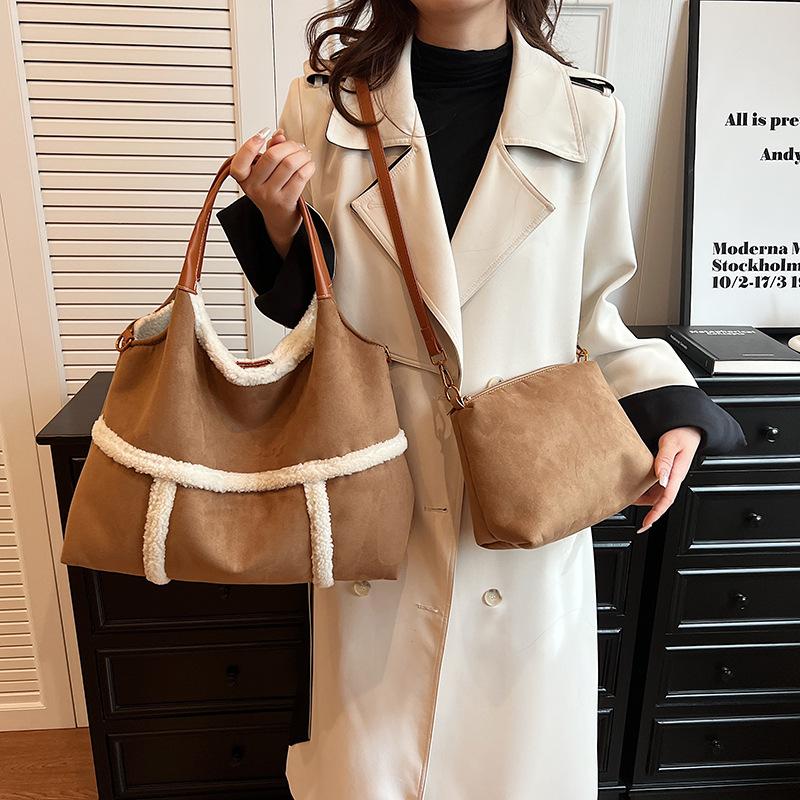 Casual Large Capacity Women's Bag, Spicy Girl Style Lamb Plush Splicing Armpit Bag, Personalized Single Shoulder Crossbody Bag