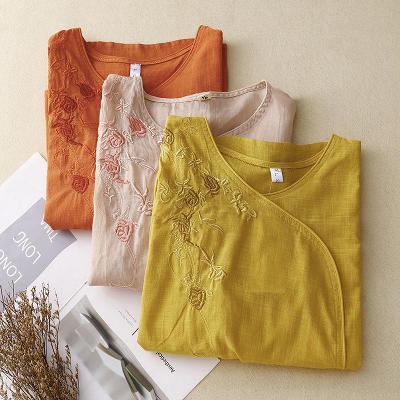 New Summer Style 700-quarter Sleeve Embroidered Shirt for Women's Literary Retro Loose Embroidered Cotton and Linen Top
