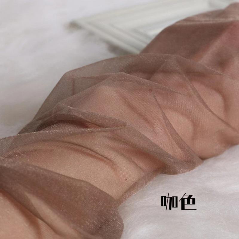 

Перламутрові яскраві шовкові панчохи першої лінії ультратонкі тілесного кольору весняно-літні з мікроблиском маслянисті сексуальні інтернет-знаменитість ультраделікатні чорні Closed