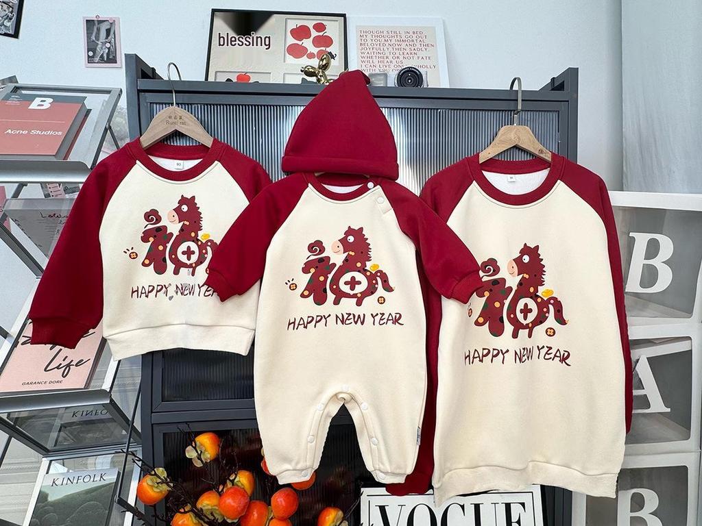 Trendy Year of the Horse New Year Red Sweatshirt for Family Portraits - Parent-Child Outfits for Family of Three or Four