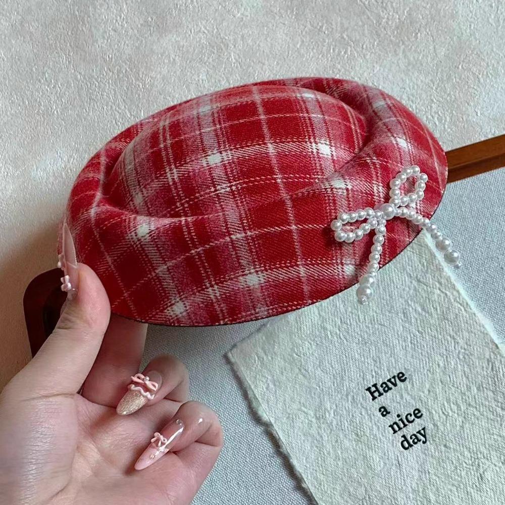 Fashion Snowflake Pompom Lady's Beret Red Plaid Snowflake Hat Lightweight French Style Pearl Chain Beret Photo Cute Accessories